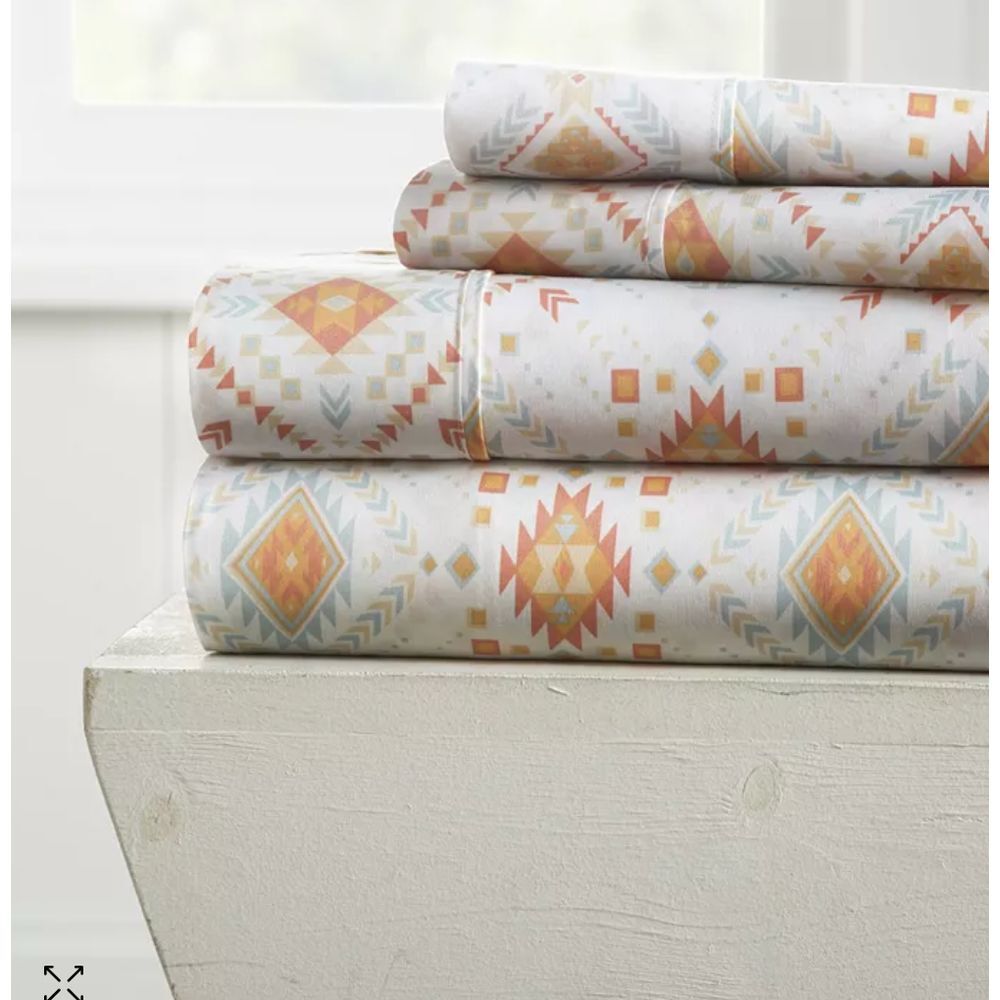 iEnjoy Home The Boho & Beyond Premium Ultra Soft Hearts 4-Pc. Sheet Set King